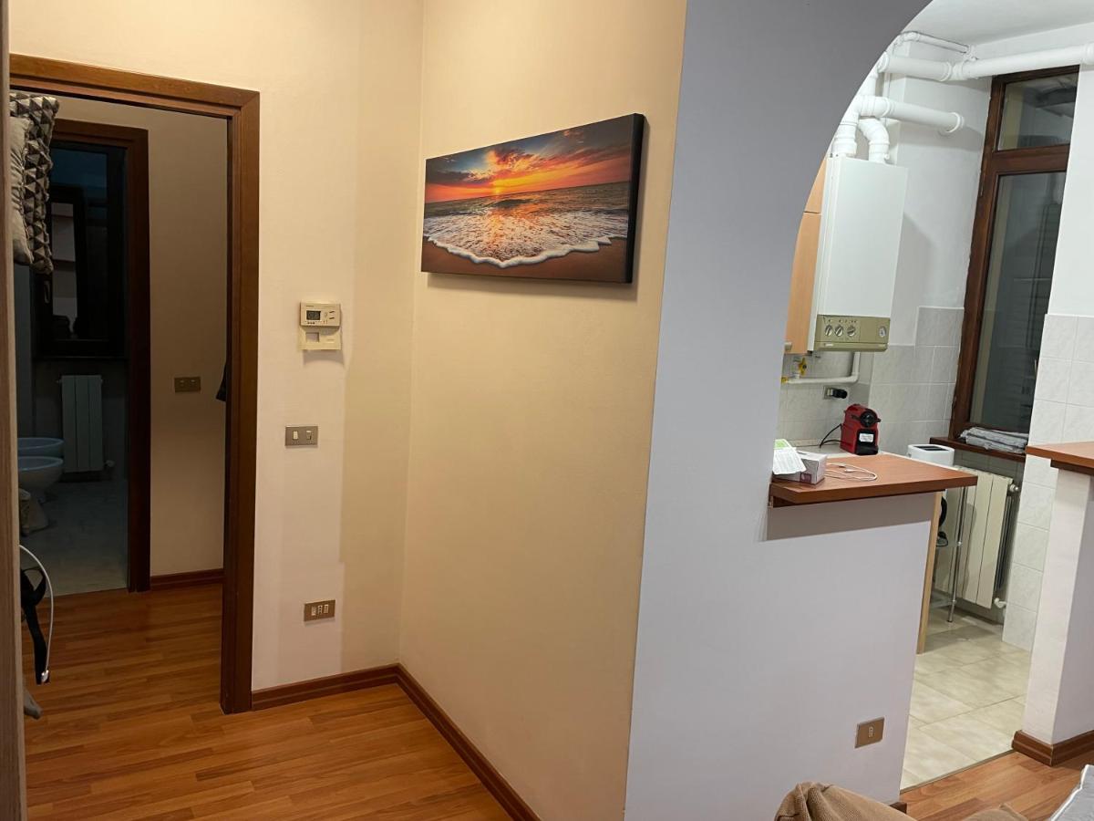 Bellisimo Apartamento A Nuovo, Garage In Propieta Apartment Арона Екстериор снимка