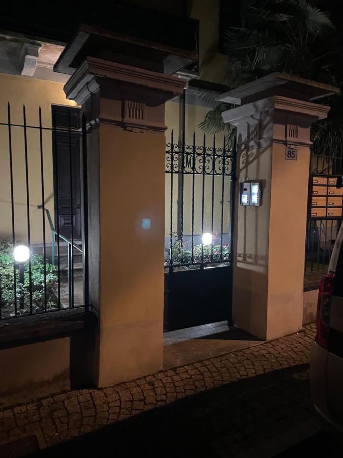 Bellisimo Apartamento A Nuovo, Garage In Propieta Apartment Арона Екстериор снимка