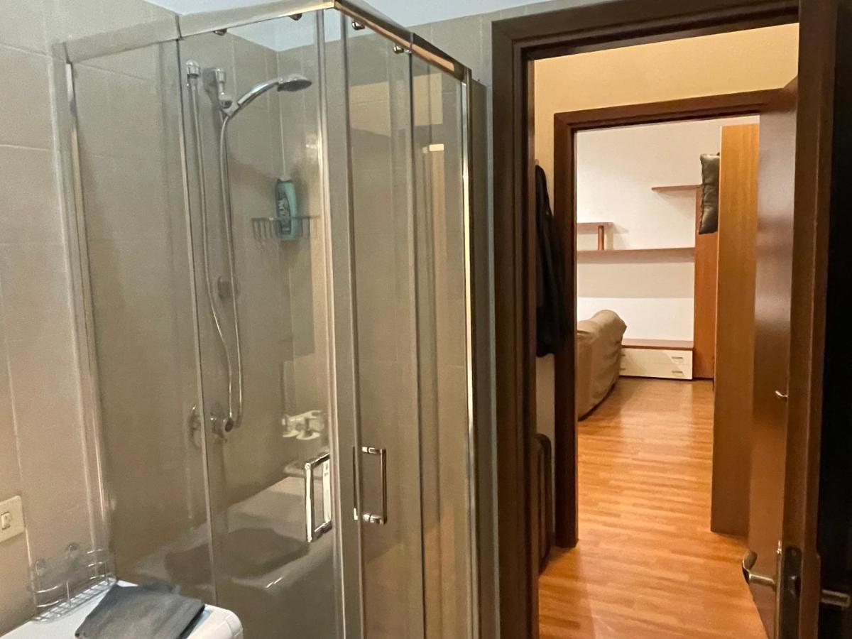 Bellisimo Apartamento A Nuovo, Garage In Propieta Apartment Арона Екстериор снимка