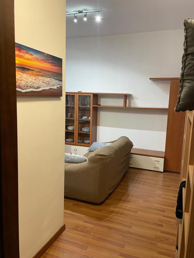 Bellisimo Apartamento A Nuovo, Garage In Propieta Apartment Арона Екстериор снимка