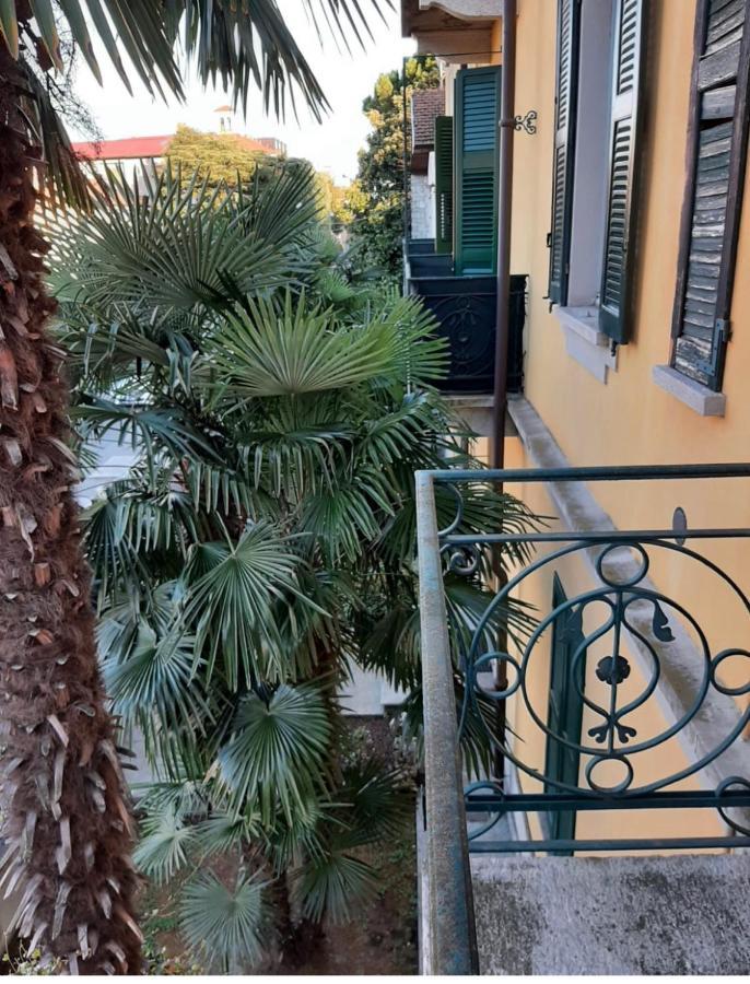Bellisimo Apartamento A Nuovo, Garage In Propieta Apartment Арона Екстериор снимка