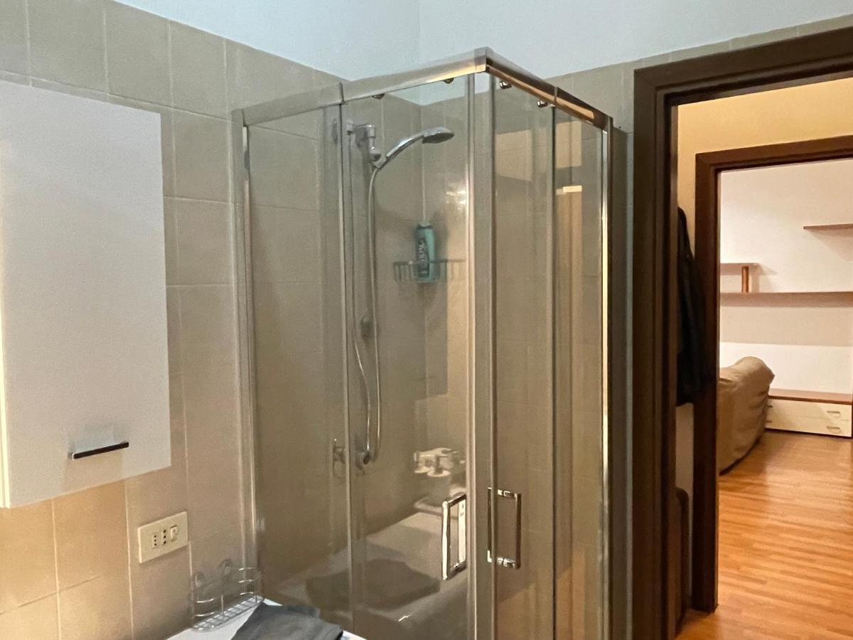 Bellisimo Apartamento A Nuovo, Garage In Propieta Apartment Арона Екстериор снимка